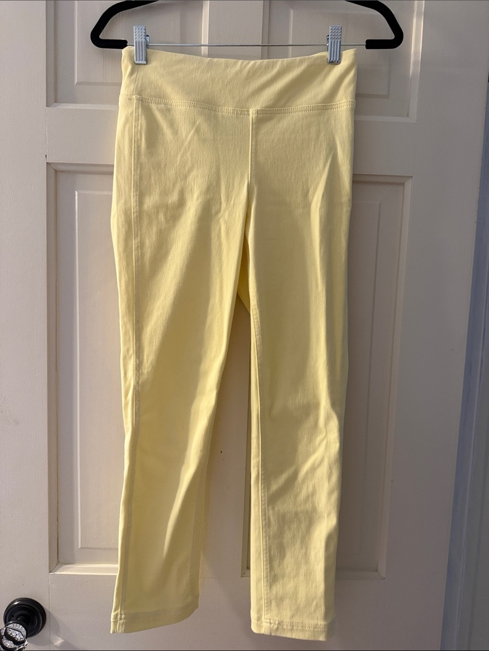 WomenYellow Pull-On Stretch Pants/jeans.